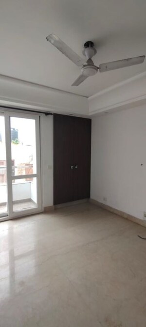 Room in 4 BHK Builder Floor at Greater Kailash ii – for Rent