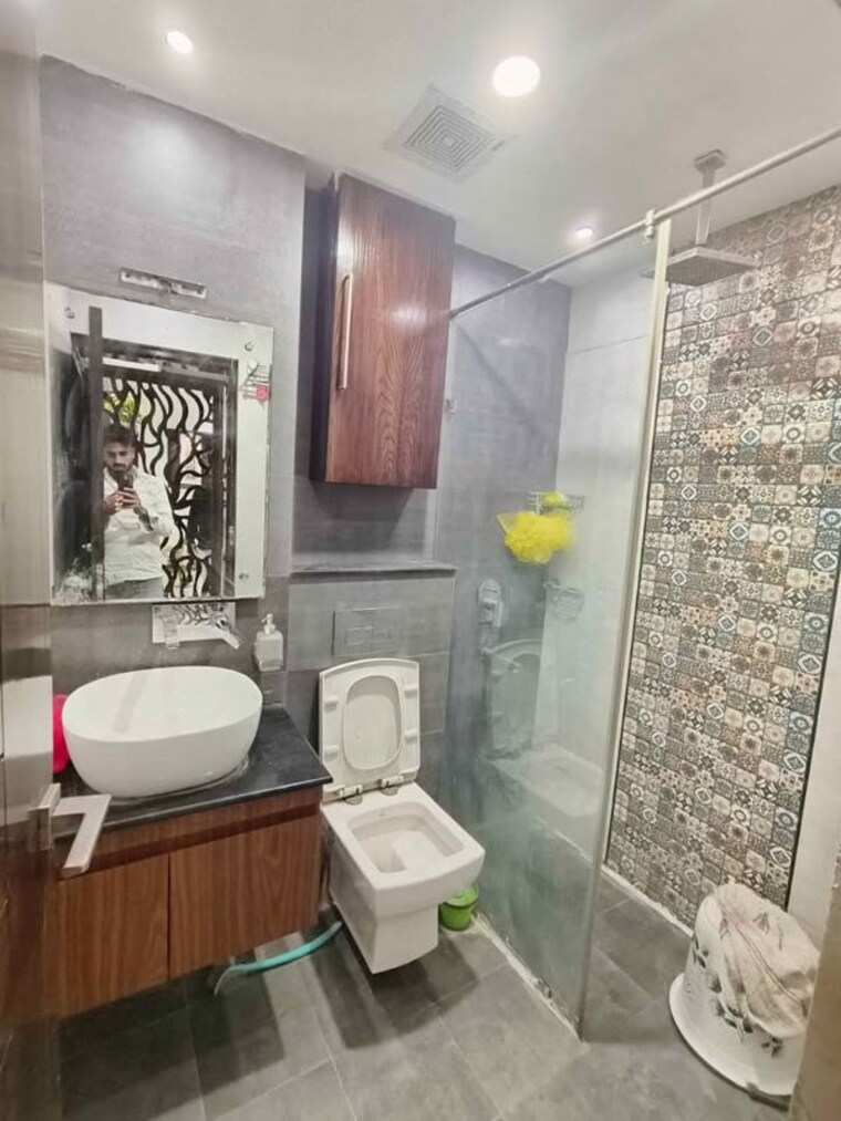 Bathroom, panchsheel vihar 3 Bedroom 900 Sq.Ft. Builder Floor In Panchsheel Vihar Delhi 10601762