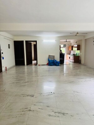 Room in 4 BHK Builder Floor at Palam Vihar – for Rent