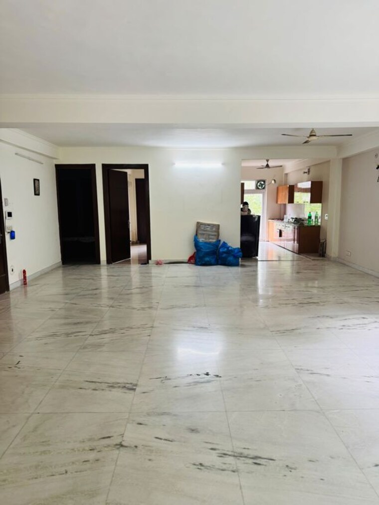 Room, palam vihar 4 Bedroom 3600 Sq.Yd. Builder Floor In Palam Vihar Gurgaon 10601779