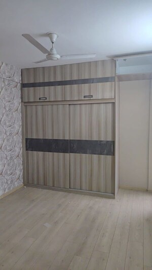Room in 3 BHK Apartment at Sushma Valencia, International Airport Road – for Rent