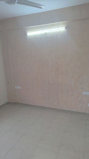 Room in 3 BHK Apartment at Sushma Valencia, International Airport Road – for Rent