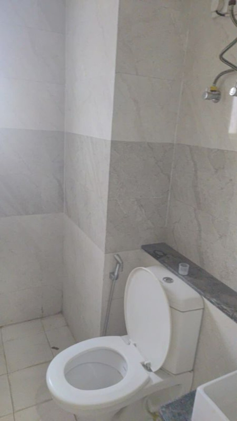 Bathroom, sushma-valencia 3 Bedroom 1875 Sq.Ft. Apartment In International Airport Road Zirakpur 10601799