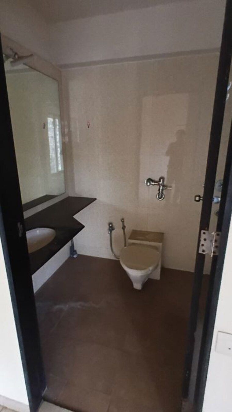 Bathroom, neelkanth-heights-shivai-nagar 4 Bedroom 1500 Sq.Ft. Apartment In Shivai Nagar Thane 10601807
