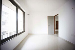 Room in 3 BHK Apartment at South Bopal – for Sale