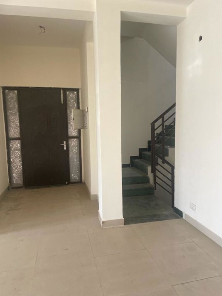 Room, neharpar phase 1 3 Bedroom 2250 Sq.Ft. Builder Floor In Neharpar Phase 1 Faridabad 10601903