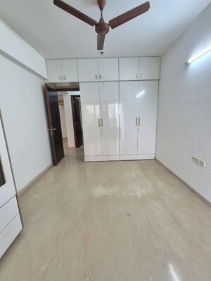 Room in 2 BHK Apartment at Marathon Nextzen Era, Lower Parel – for Rent