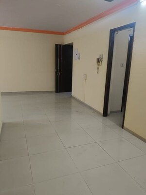 Room in 3 BHK Apartment at Skyline Oasis Ghatkopar West, Ghatkopar West – for Rent