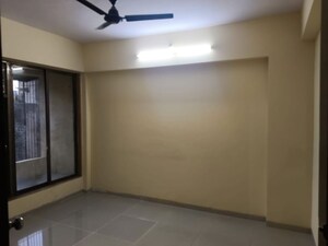 Room in 3 BHK Apartment at Skyline Oasis Ghatkopar West, Ghatkopar West – for Rent