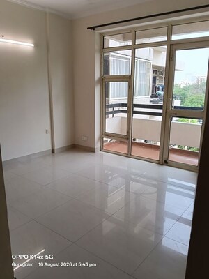 Room in 3 BHK Apartment at Ansal Sushant Estate, Sector 52 – for Rent