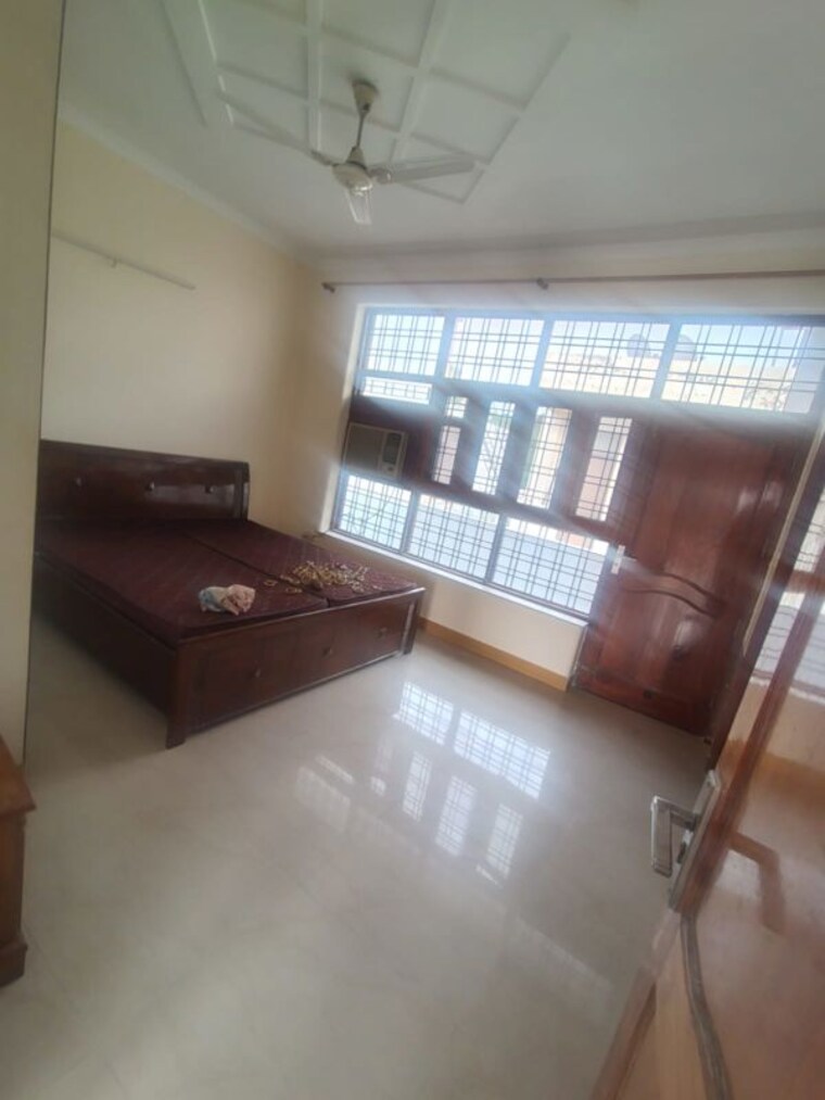 Living Room, sector 23 2.5 Bedroom 1200 Sq.Ft. Villa In Sector 23 Gurgaon 10601933