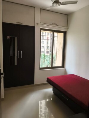 Room in 2.5 BHK Apartment at Dosti Vihar, Samata Nagar – for Rent
