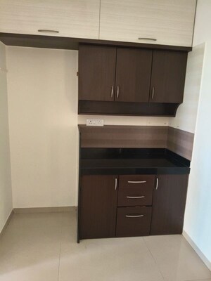 Furnished Amenities in 2.5 BHK Apartment at Dosti Vihar, Samata Nagar – for Rent