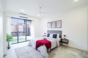 Room in 3 BHK Apartment at Hiranandani Gardens Lake Castle, Powai – for Sale