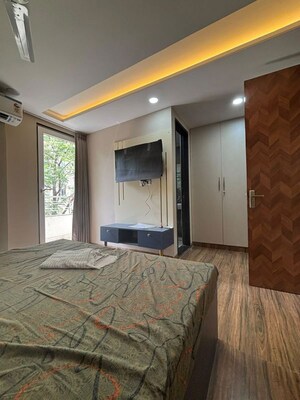 Bedroom in 4 BHK Apartment at BPTP Terra, Sector 37d – for Rent