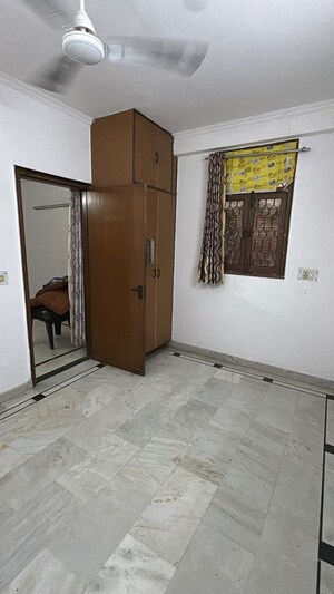 Room in 1 BHK Builder Floor at Khirki Extension – for Rent