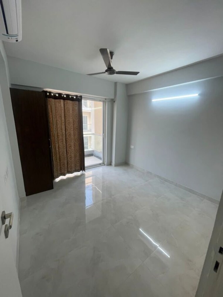 Room, signature-the-millennia-3 2 Bedroom 900 Sq.Ft. Apartment In Sector 37d Gurgaon 10601969
