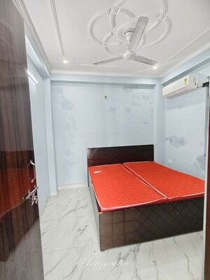 Team Area in 1 BHK Apartment at Saket – for Rent