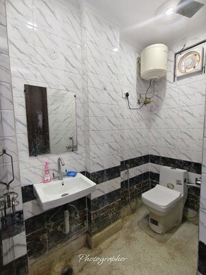 Team Area in 1 BHK Apartment at Saket – for Rent