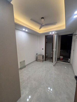 Room in 2 BHK Apartment at Saket – for Rent