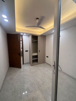Room in 2 BHK Apartment at Saket – for Rent