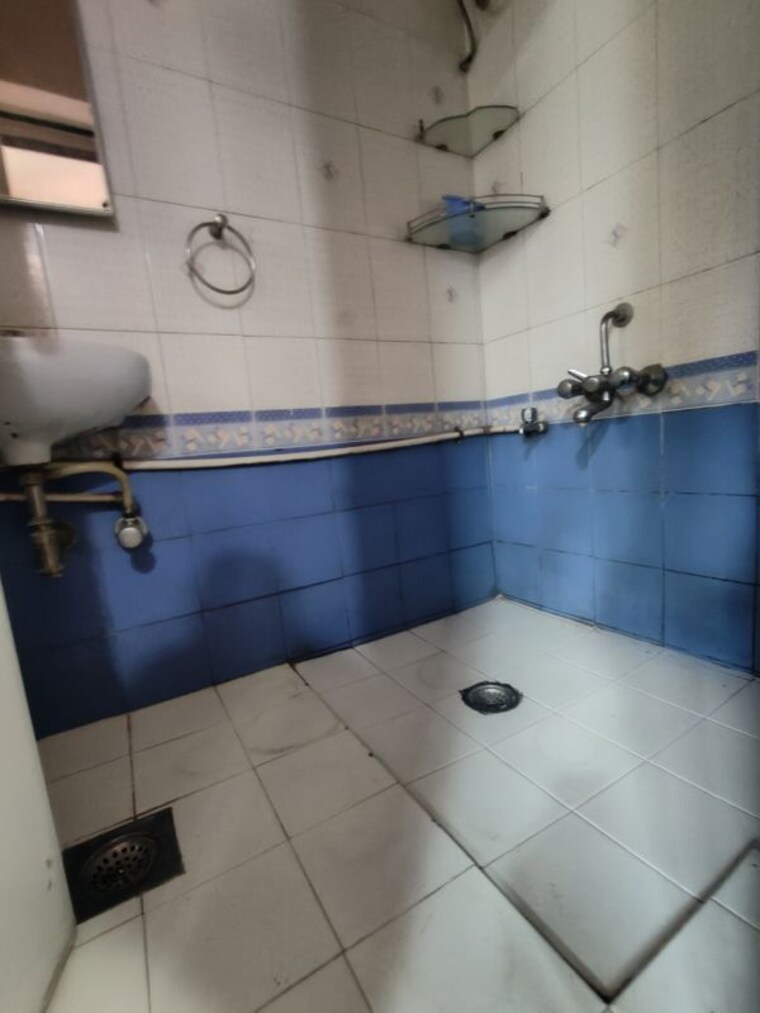 Bathroom, kores-tower 2 Bedroom 750 Sq.Ft. Apartment In Vartak Nagar Thane 10602013