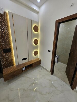 Room in 2 BHK Builder Floor at Maya Homes, Indrapuram – for Rent