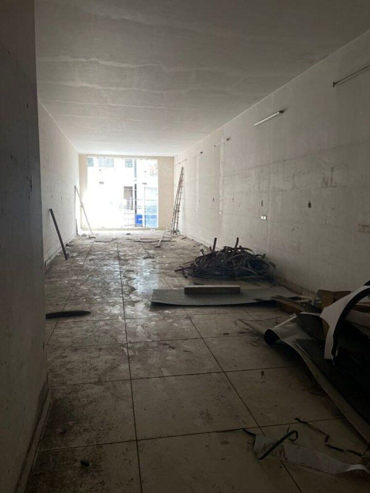 undefined, kamla nagar Commercial Shop 230 Sq.Yd. In Kamla Nagar Delhi 10602052