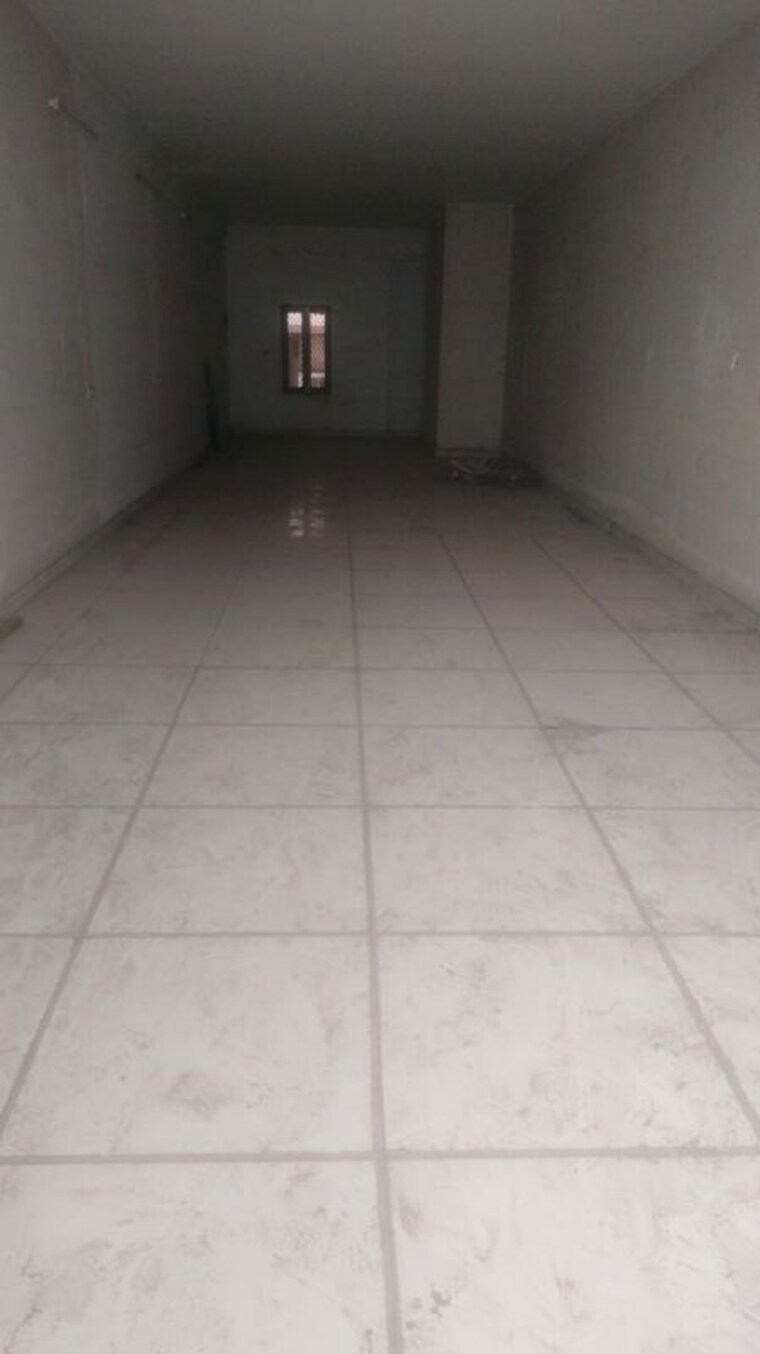 Room, kamla nagar Commercial Shop 230 Sq.Yd. In Kamla Nagar Delhi 10602052