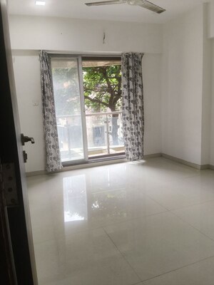 Room in 2 BHK Apartment at Mega Shiv Om Enclave, Santacruz East – for Rent