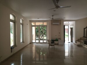 5 BHK Villa For Sale in Emaar The Palm Springs, Sector 54