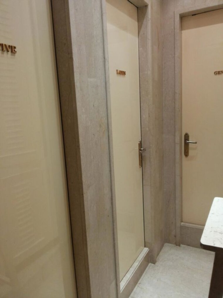 Bathroom, maker-tower Commercial Office Space 800 Sq.Ft. In Cuffe Parade Mumbai 10602062