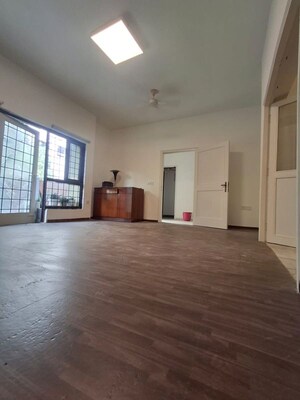 Living Room in 3.5 BHK Builder Floor at South City 1 – for Rent