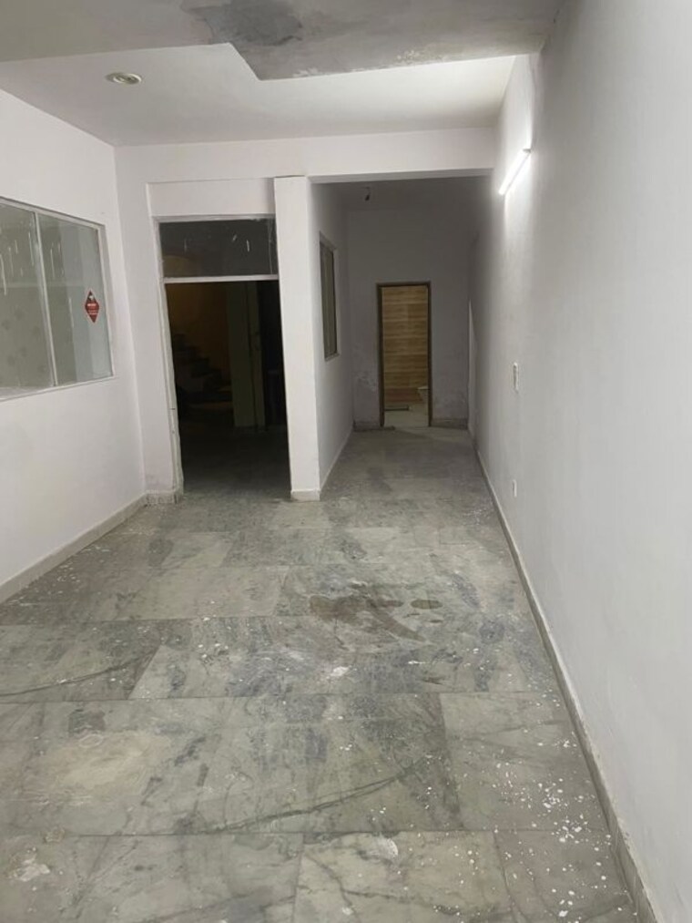 Room, srishti-greenfield-homes Commercial Office Space 247 Sq.Ft. In Green Fields Colony Faridabad 10602088