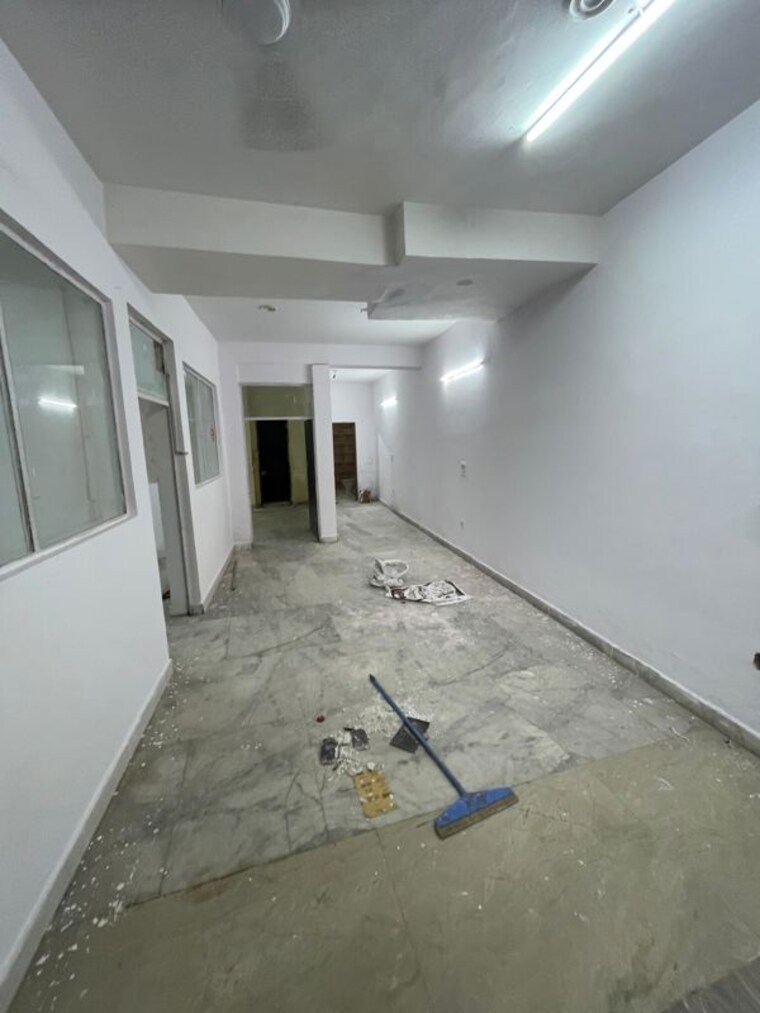 Room, srishti-greenfield-homes Commercial Office Space 247 Sq.Ft. In Green Fields Colony Faridabad 10602088