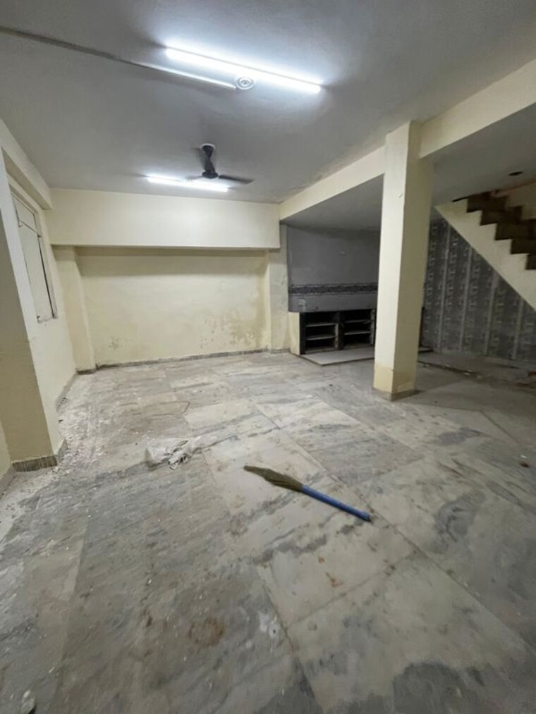 Room, srishti-greenfield-homes Commercial Office Space 247 Sq.Ft. In Green Fields Colony Faridabad 10602088