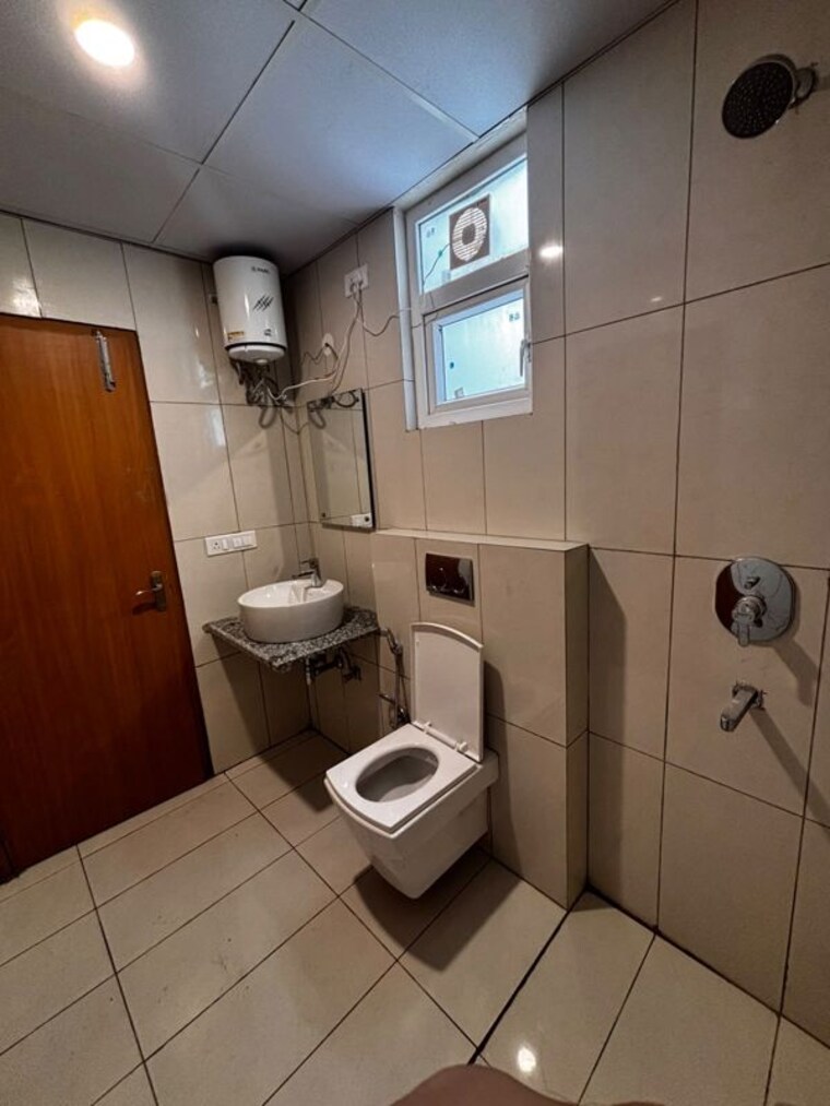 Bathroom, ss-linden 4 Bedroom 2750 Sq.Ft. Builder Floor In Sector 84 Gurgaon 10602102