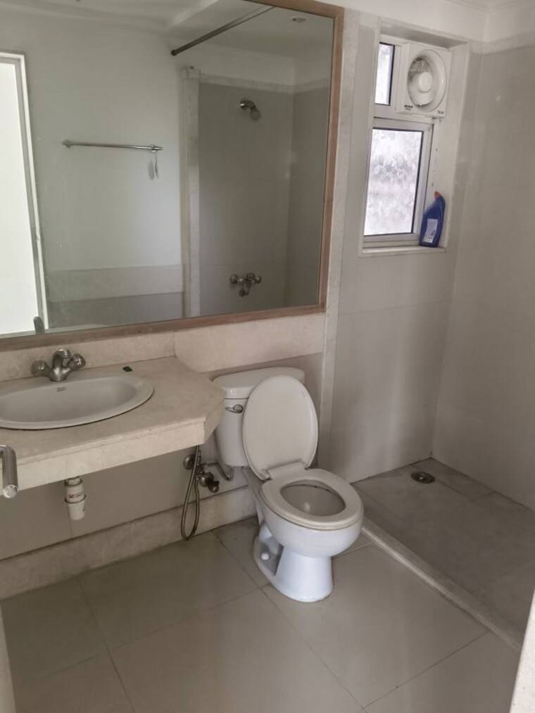 Bathroom, hiranandani-northside 3 Bedroom 1800 Sq.Ft. Apartment In Ghodbunder Road Thane 10602051