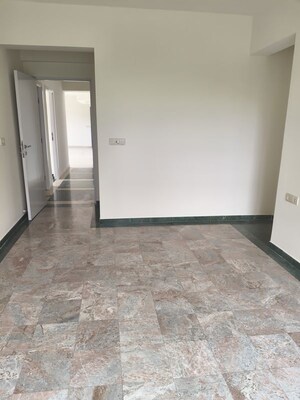 Room in 3 BHK Apartment at Hiranandani Northside, Ghodbunder Road – for Rent