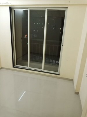 Room in 2 BHK Apartment at Lodha Amara, Kolshet Road – for Sale