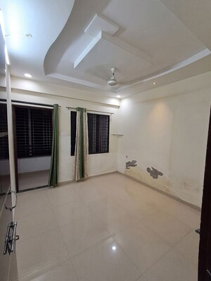 Room in 2.5 BHK Apartment at New Manish Nagar – for Rent