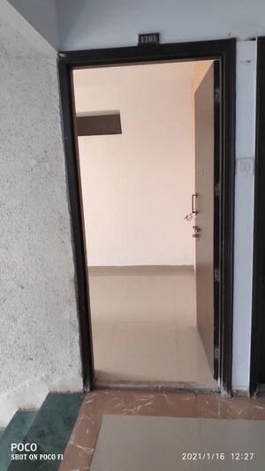 Room in 1 BHK Apartment at Mayfair Vishwaraja, Titwala – for Rent