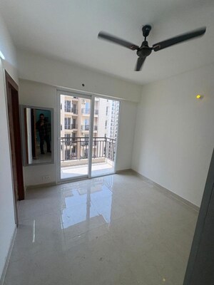 Room in 2 BHK Apartment at Signature The Millennia 3, Sector 37d – for Rent