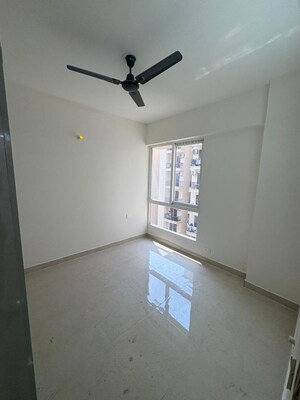 Room in 2 BHK Apartment at Signature The Millennia 3, Sector 37d – for Rent