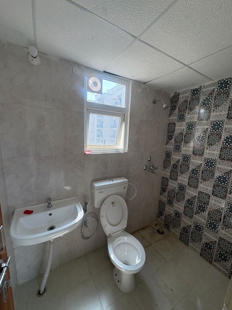 Bathroom, signature-the-millennia-3 2 Bedroom 1000 Sq.Ft. Apartment In Sector 37d Gurgaon 10602141
