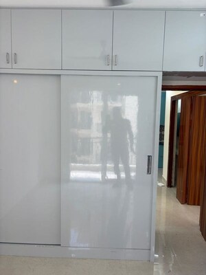Room in 2 BHK Apartment at Signature The Millennia 3, Sector 37d – for Rent