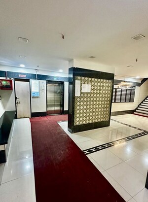 Team Area in 3 BHK Apartment at Sunrise Tower Malad, Malad East – for Sale