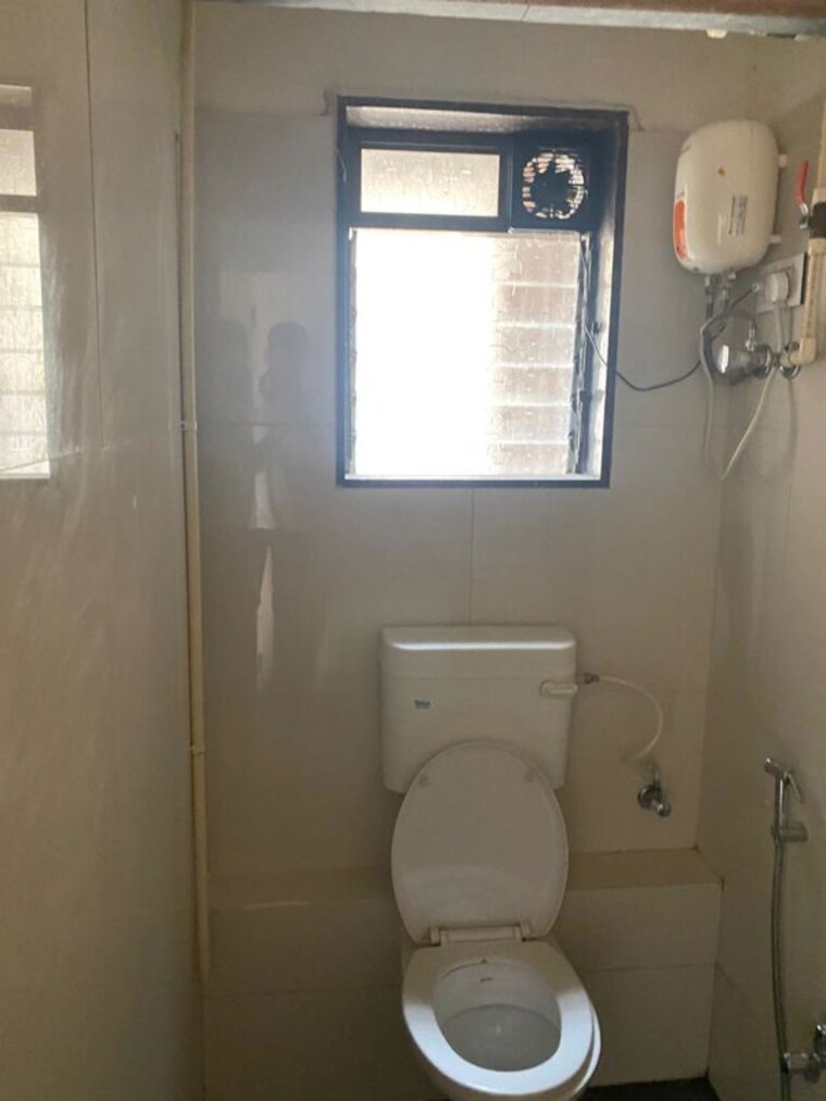 Bathroom, sunrise-tower-malad 3 Bedroom 832 Sq.Ft. Apartment In Malad East Mumbai 10602127