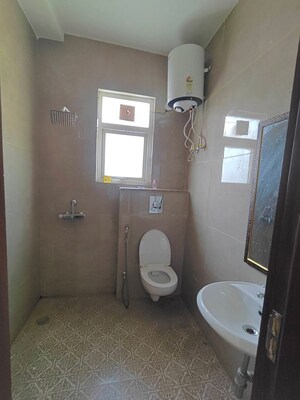 Bathroom in 2 BHK Builder Floor at Ardee Platinum Independent Floors, Sector 52 – for Rent