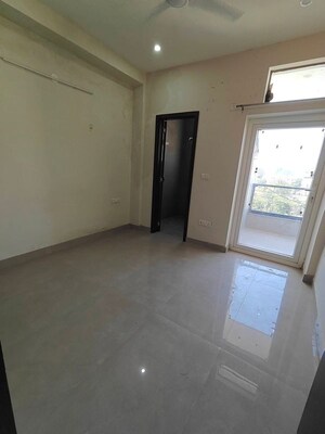 Room in 2 BHK Builder Floor at Ardee Platinum Independent Floors, Sector 52 – for Rent